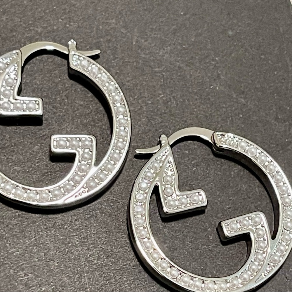 Elegant Gold or Silver Small GG Hoop Earrings - Picture 2 of 4